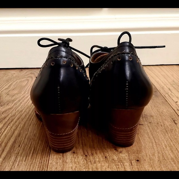 L’artiste Bardot Oxford 38/US 7 (run small) EUC - Picture 4 of 6